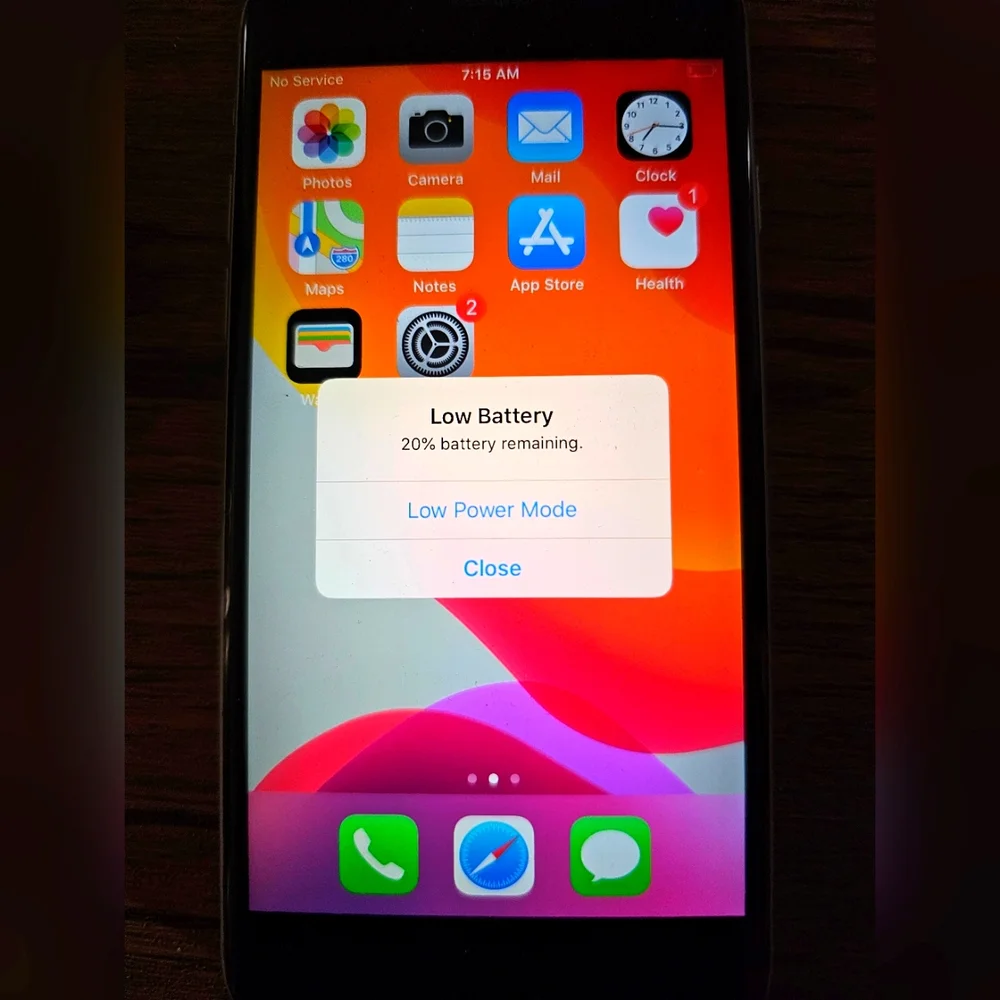 Apple iPhone 6s - 16 GB - Space Gray (Unlocked, Screen Doesn't Respond To Touch)